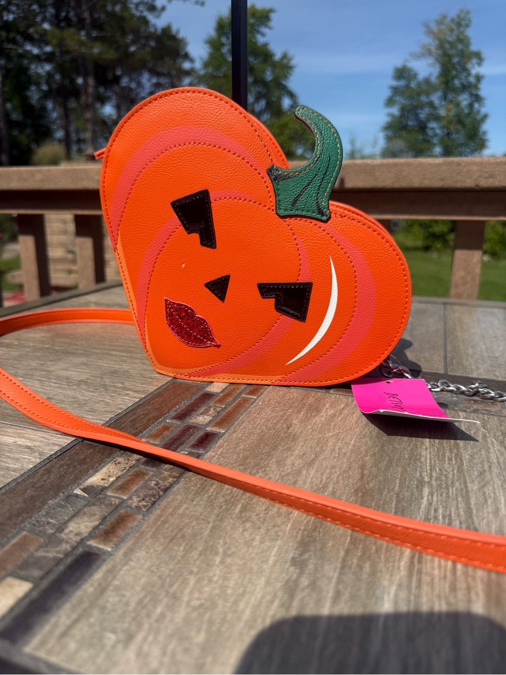 NWT Betsey Johnson Kitsch
Halloween "XO Ginger" Pumpkin Heart Crossbody Bag